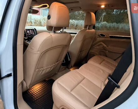 Белый Порше Каен, объемом двигателя 3 л и пробегом 187 тыс. км за 22400 $, фото 35 на Automoto.ua