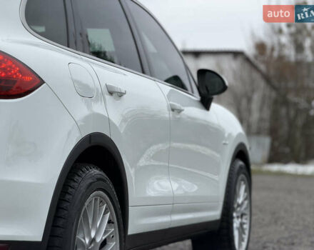 Белый Порше Каен, объемом двигателя 3 л и пробегом 195 тыс. км за 28700 $, фото 6 на Automoto.ua