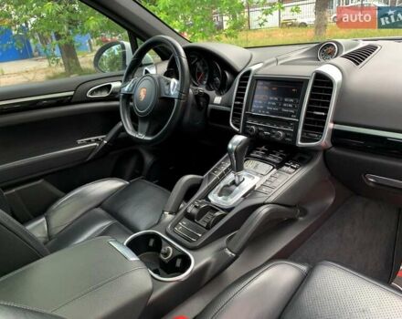 Білий Порше Cayenne, об'ємом двигуна 3 л та пробігом 192 тис. км за 23999 $, фото 34 на Automoto.ua
