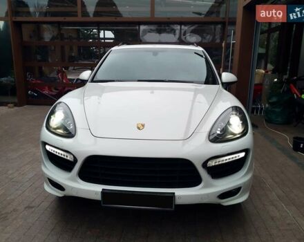 Белый Порше Каен, объемом двигателя 4.81 л и пробегом 62 тыс. км за 34500 $, фото 12 на Automoto.ua