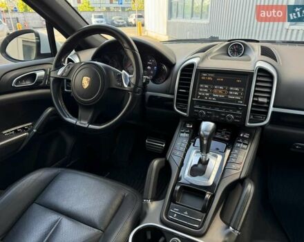 Белый Порше Каен, объемом двигателя 3 л и пробегом 238 тыс. км за 24500 $, фото 14 на Automoto.ua