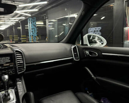 Белый Порше Каен, объемом двигателя 3.6 л и пробегом 130 тыс. км за 27500 $, фото 35 на Automoto.ua