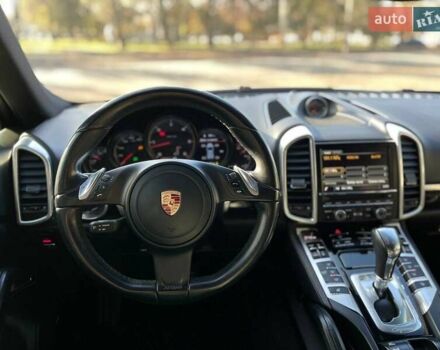 Белый Порше Каен, объемом двигателя 3 л и пробегом 150 тыс. км за 21999 $, фото 28 на Automoto.ua