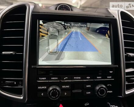 Белый Порше Каен, объемом двигателя 3.6 л и пробегом 147 тыс. км за 27900 $, фото 46 на Automoto.ua