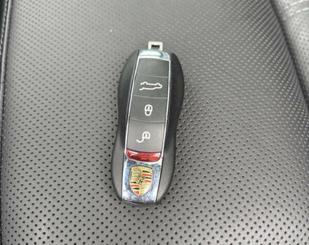 Белый Порше Каен, объемом двигателя 2.97 л и пробегом 180 тыс. км за 34000 $, фото 41 на Automoto.ua