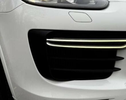 Белый Порше Каен, объемом двигателя 3.6 л и пробегом 143 тыс. км за 39999 $, фото 58 на Automoto.ua