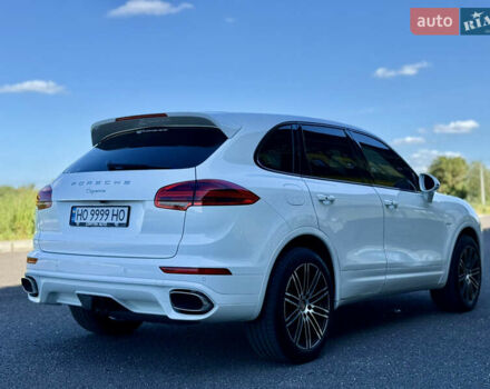 Білий Порше Cayenne, об'ємом двигуна 3 л та пробігом 206 тис. км за 31000 $, фото 6 на Automoto.ua