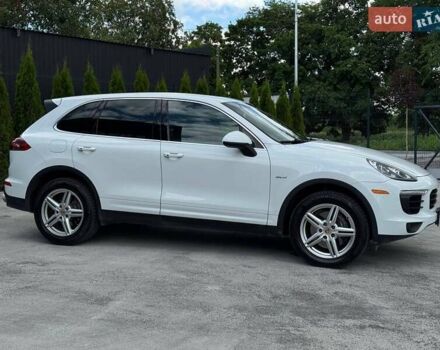 Білий Порше Cayenne, об'ємом двигуна 2.97 л та пробігом 330 тис. км за 28500 $, фото 1 на Automoto.ua