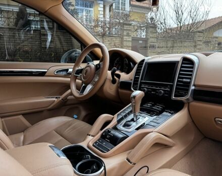 Білий Порше Cayenne, об'ємом двигуна 3.6 л та пробігом 96 тис. км за 39690 $, фото 32 на Automoto.ua