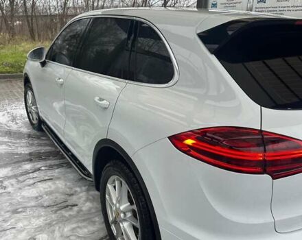 Белый Порше Каен, объемом двигателя 3.6 л и пробегом 95 тыс. км за 39000 $, фото 8 на Automoto.ua