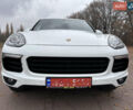 Белый Порше Каен, объемом двигателя 2.97 л и пробегом 180 тыс. км за 34000 $, фото 2 на Automoto.ua