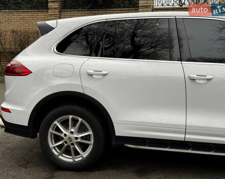 Белый Порше Каен, объемом двигателя 3.6 л и пробегом 96 тыс. км за 39690 $, фото 6 на Automoto.ua