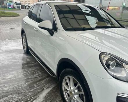 Белый Порше Каен, объемом двигателя 3.6 л и пробегом 95 тыс. км за 39000 $, фото 6 на Automoto.ua