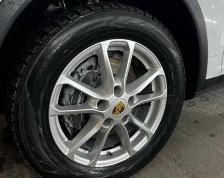 Белый Порше Каен, объемом двигателя 2.97 л и пробегом 167 тыс. км за 33499 $, фото 10 на Automoto.ua