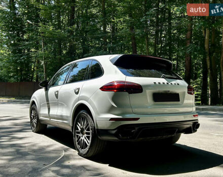 Білий Порше Cayenne, об'ємом двигуна 2.97 л та пробігом 172 тис. км за 33500 $, фото 5 на Automoto.ua