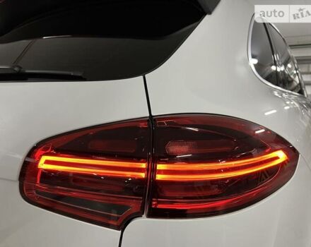 Белый Порше Каен, объемом двигателя 3.6 л и пробегом 147 тыс. км за 27900 $, фото 19 на Automoto.ua