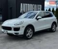 Білий Порше Cayenne, об'ємом двигуна 2.97 л та пробігом 330 тис. км за 28500 $, фото 1 на Automoto.ua