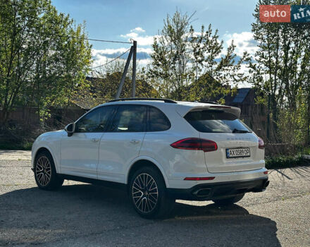 Белый Порше Каен, объемом двигателя 3.6 л и пробегом 170 тыс. км за 26500 $, фото 5 на Automoto.ua