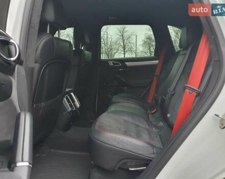 Белый Порше Каен, объемом двигателя 3.6 л и пробегом 143 тыс. км за 39999 $, фото 30 на Automoto.ua
