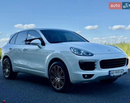 Білий Порше Cayenne, об'ємом двигуна 3 л та пробігом 206 тис. км за 31000 $, фото 3 на Automoto.ua