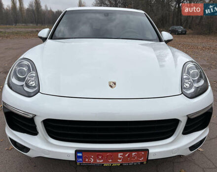 Белый Порше Каен, объемом двигателя 2.97 л и пробегом 180 тыс. км за 34000 $, фото 3 на Automoto.ua