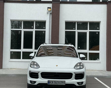 Белый Порше Каен, объемом двигателя 3 л и пробегом 142 тыс. км за 32000 $, фото 1 на Automoto.ua