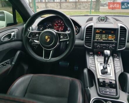 Белый Порше Каен, объемом двигателя 3.6 л и пробегом 143 тыс. км за 39999 $, фото 39 на Automoto.ua