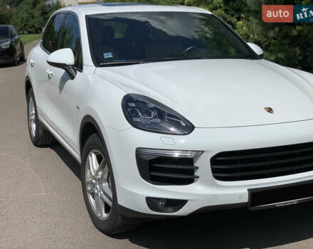 Белый Порше Каен, объемом двигателя 2.97 л и пробегом 169 тыс. км за 32500 $, фото 12 на Automoto.ua