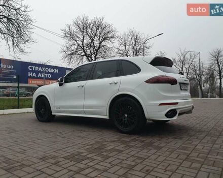 Белый Порше Каен, объемом двигателя 3.6 л и пробегом 143 тыс. км за 39999 $, фото 3 на Automoto.ua