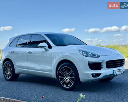 Білий Порше Cayenne, об'ємом двигуна 3 л та пробігом 206 тис. км за 31000 $, фото 5 на Automoto.ua