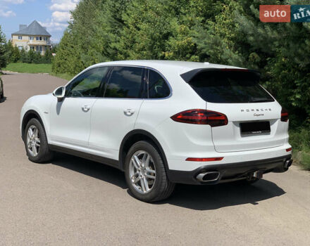 Белый Порше Каен, объемом двигателя 2.97 л и пробегом 169 тыс. км за 32500 $, фото 8 на Automoto.ua