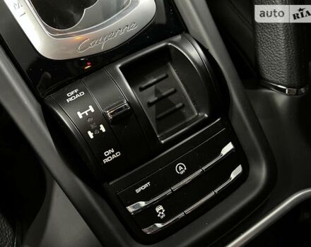 Белый Порше Каен, объемом двигателя 3.6 л и пробегом 147 тыс. км за 27900 $, фото 51 на Automoto.ua