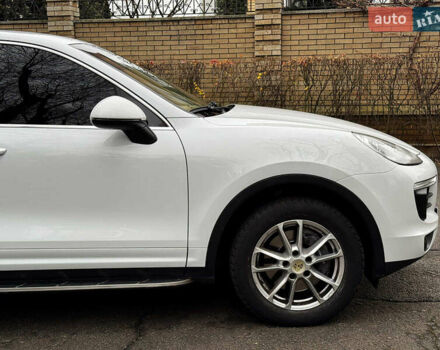 Белый Порше Каен, объемом двигателя 3.6 л и пробегом 96 тыс. км за 39690 $, фото 4 на Automoto.ua