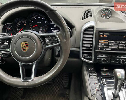 Білий Порше Cayenne, об'ємом двигуна 3.6 л та пробігом 152 тис. км за 28700 $, фото 9 на Automoto.ua