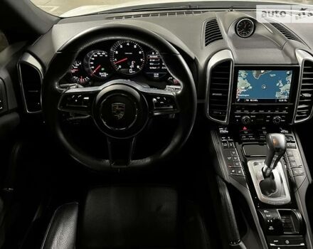 Белый Порше Каен, объемом двигателя 3.6 л и пробегом 147 тыс. км за 27900 $, фото 33 на Automoto.ua