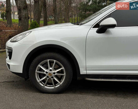 Белый Порше Каен, объемом двигателя 3.6 л и пробегом 96 тыс. км за 39690 $, фото 14 на Automoto.ua