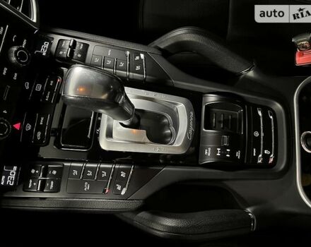 Белый Порше Каен, объемом двигателя 3.6 л и пробегом 147 тыс. км за 27900 $, фото 49 на Automoto.ua