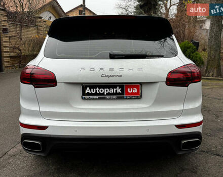Белый Порше Каен, объемом двигателя 3.6 л и пробегом 96 тыс. км за 39690 $, фото 8 на Automoto.ua