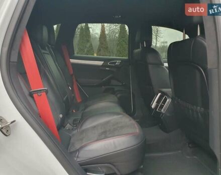Белый Порше Каен, объемом двигателя 3.6 л и пробегом 143 тыс. км за 39999 $, фото 33 на Automoto.ua