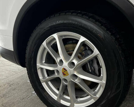 Белый Порше Каен, объемом двигателя 2.97 л и пробегом 167 тыс. км за 33499 $, фото 12 на Automoto.ua