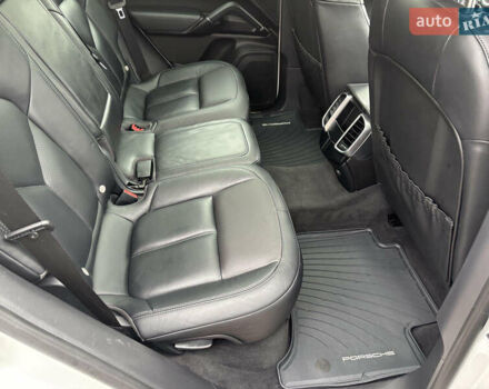 Белый Порше Каен, объемом двигателя 2.97 л и пробегом 180 тыс. км за 34000 $, фото 20 на Automoto.ua