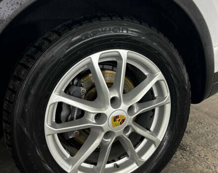 Белый Порше Каен, объемом двигателя 2.97 л и пробегом 167 тыс. км за 33499 $, фото 11 на Automoto.ua