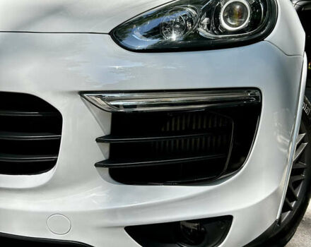 Білий Порше Cayenne, об'ємом двигуна 2.97 л та пробігом 172 тис. км за 33500 $, фото 7 на Automoto.ua