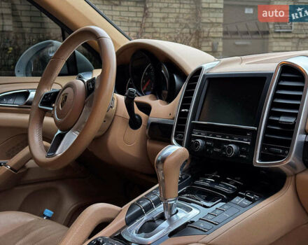 Белый Порше Каен, объемом двигателя 3.6 л и пробегом 96 тыс. км за 39690 $, фото 33 на Automoto.ua