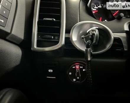 Белый Порше Каен, объемом двигателя 3.6 л и пробегом 147 тыс. км за 27900 $, фото 40 на Automoto.ua