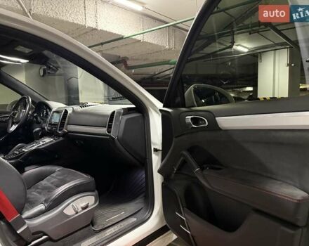 Білий Порше Cayenne, об'ємом двигуна 3.6 л та пробігом 139 тис. км за 29999 $, фото 68 на Automoto.ua