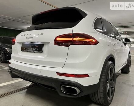 Белый Порше Каен, объемом двигателя 3.6 л и пробегом 147 тыс. км за 27900 $, фото 10 на Automoto.ua