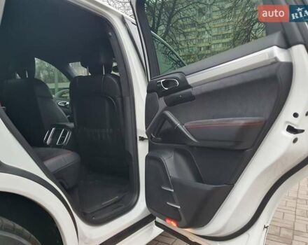 Белый Порше Каен, объемом двигателя 3.6 л и пробегом 143 тыс. км за 39999 $, фото 32 на Automoto.ua