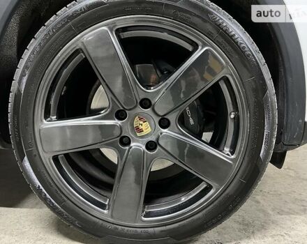 Белый Порше Каен, объемом двигателя 3.6 л и пробегом 147 тыс. км за 27900 $, фото 12 на Automoto.ua