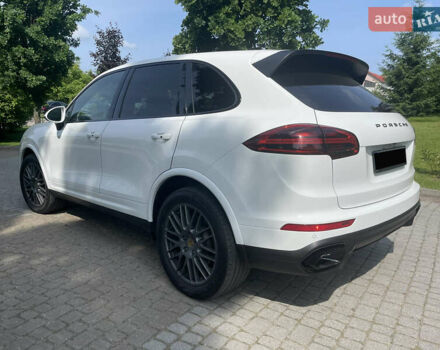 Білий Порше Cayenne, об'ємом двигуна 2.97 л та пробігом 172 тис. км за 33500 $, фото 21 на Automoto.ua